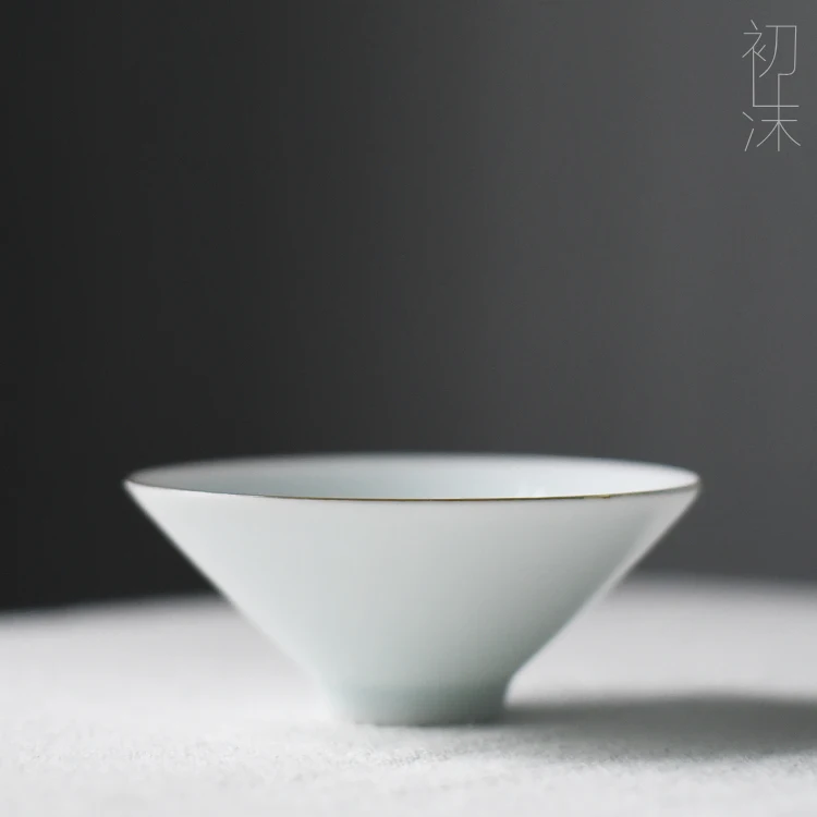 ★in the early celadon hat cup sample tea cup kung fu tea master BeiYing green glaze ceramic matte white sample tea cup