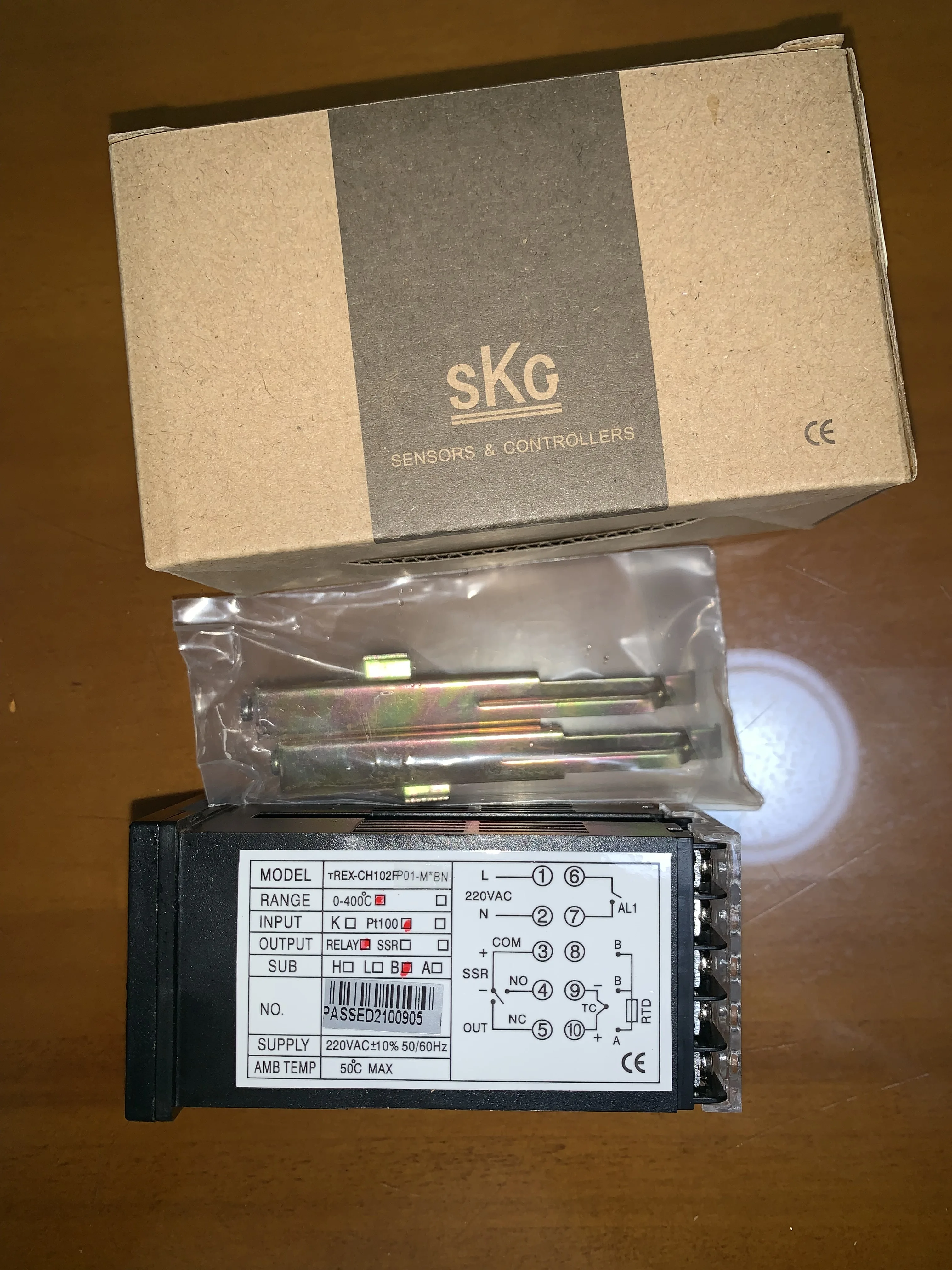 

Genuine SKG CH102 high-precision TREX-CH102FP01-m*BN replace TREX-CH102BFP01-m*BN security temperature controller thermostat
