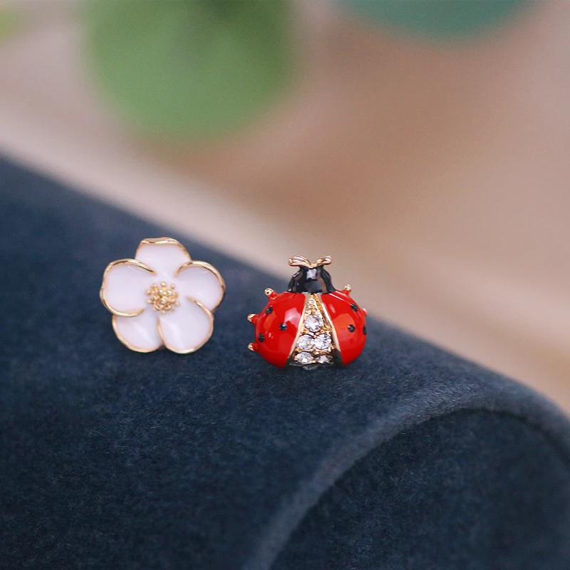 New Korean Trendy Cute Little Ladybug Stud Earrings for Women Girls lovely Animal Flower Asymmetric Earrings Party Jewelry Gifts