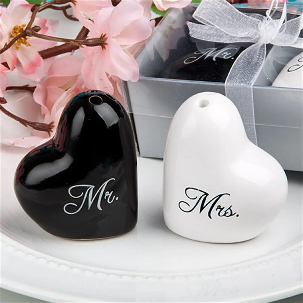 2Pcs box Home decoration Ceramic Mr or Mrs couple gift Salt Pepper Shakers Canister Set Wedding Party Decor girlfriend storage