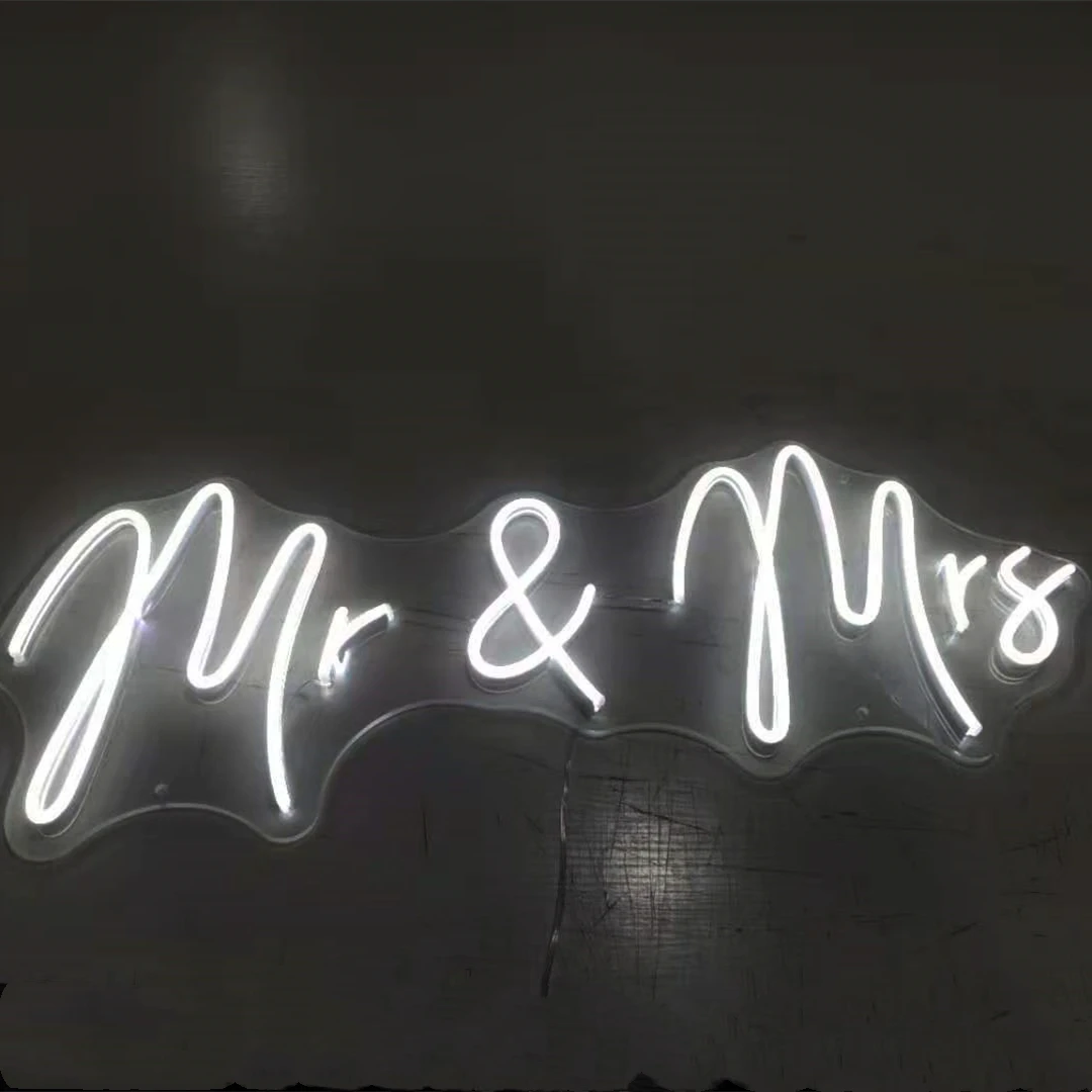 Mr & mrsの結婚式のネオンサインの婚約ギフト結婚式の贈り物結婚式の庭のパーティーmrとmrsのサイン結婚披露宴