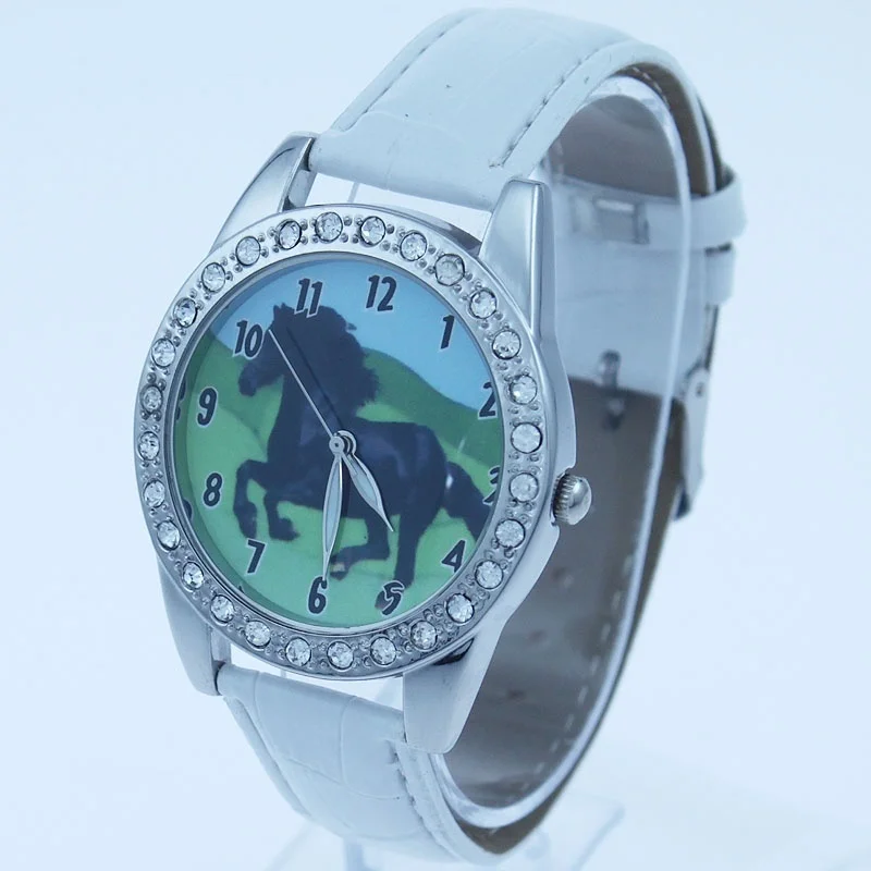 เด็กนาฬิกาแฟชั่นนาฬิกาข้อมือหนังควอตซ์ชายหญิงนาฬิกาการ์ตูนนาฬิกา Horse Dial