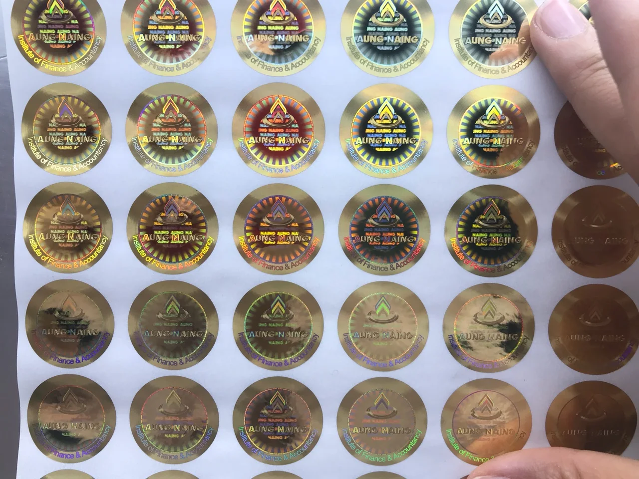 Anti-counterfeiting 3d hologram sticker with serial number printing