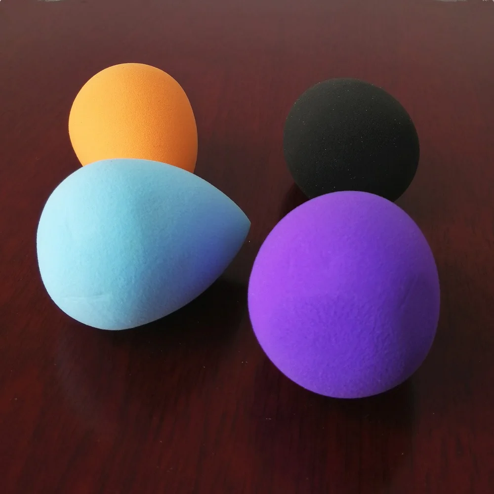 Gąbka kosmetyczna hydrofilowa w kształcie łezki, 6 cm x 4 cm, bez lateksu, do pudru i płynnego podkładu, powiększająca się po nawilżeniu.