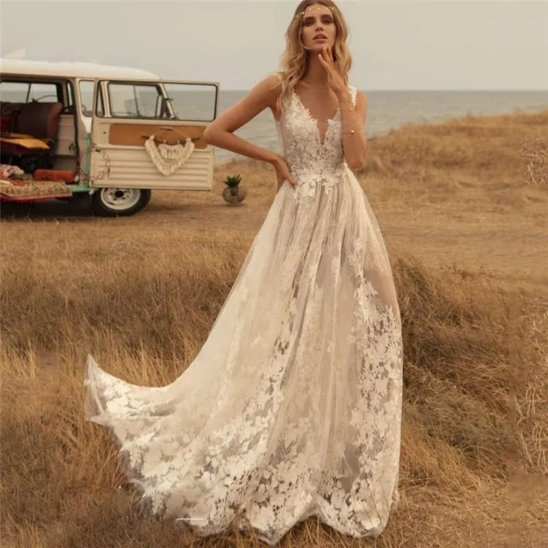 

Sexy Hot V Neck Boho Wedding Dresses 2020 Country Lace Appliqued Backless Bridal Gown Sweep Train Robe De Mariée 2020