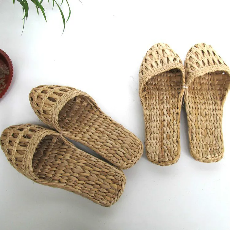 Summer fashion unisex home shoes women\'s straw slippers new couple shoes handmade Chinese style comfortable sandals