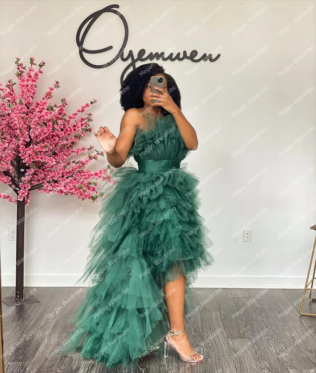 Hi Low Puffy Tulle Dresses Strapless Ruffles Long Women Photo Shoot Beach Tulle Dressing Gowns Custom Made For Birthday Party