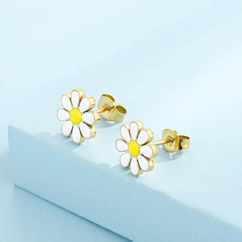 Stainless Steel Daisy Earrings Cute Sunflower Stud Earrings Girl Jewelry White Enamel Ear Studs Gold Color Fresh Lovely Quality