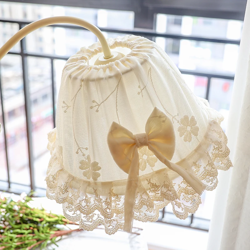 European fashion lace fabric white table lamps Romantic rural maid lovely small fresh iron lamps bedside&foyer&bedroom SFY004