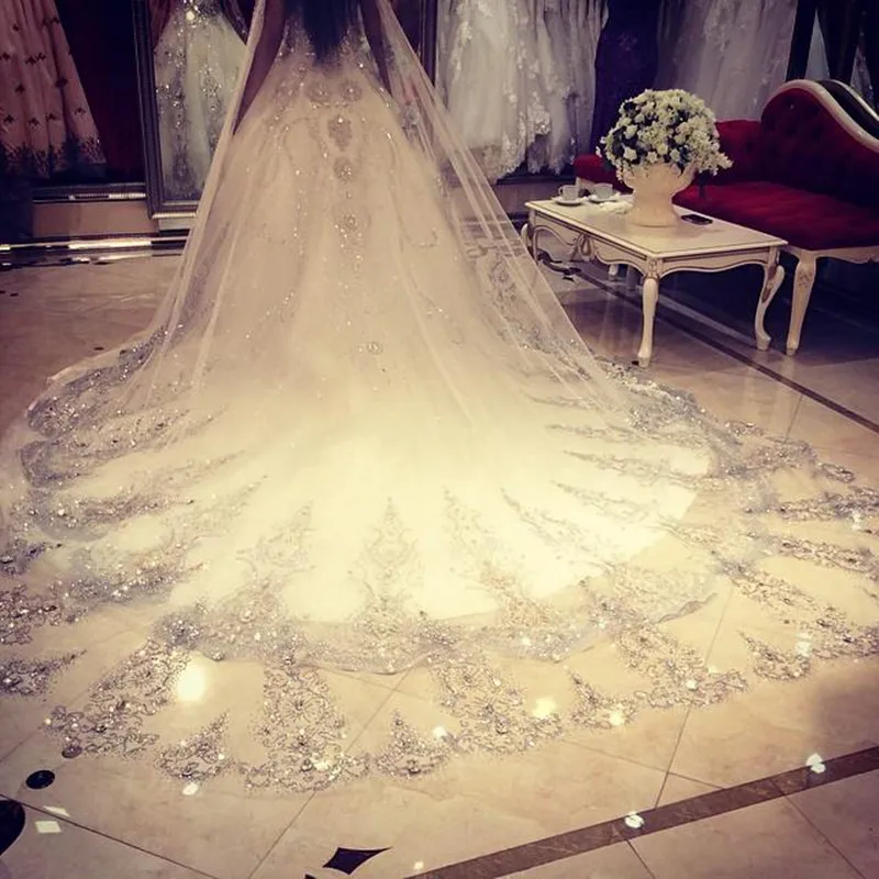 BlingBling Crystal Cathedral Bridal Veils 2024 Luxury Long Appliques Beaded Custom Made High Quality Wedding Wraps