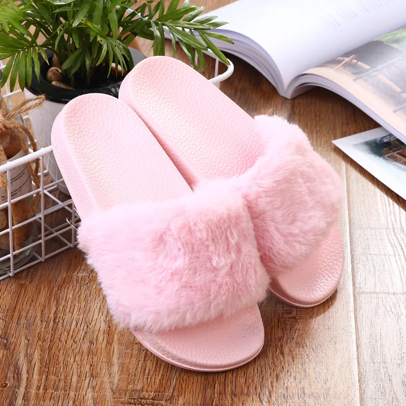 Cute Fashion Women Fur Slippers Non-slip Cotton Ladies Flat Slippers Indoor and Outdoor Plush Women Winter Slippers