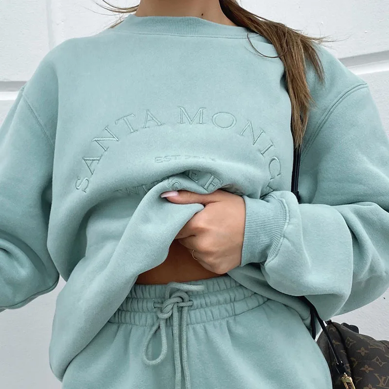 Vintage Letters Embroider Green Crewneck Sweatshirt Women Winter Tops Oversized Cool Girls Streetwear New Korean Fashion Clothes