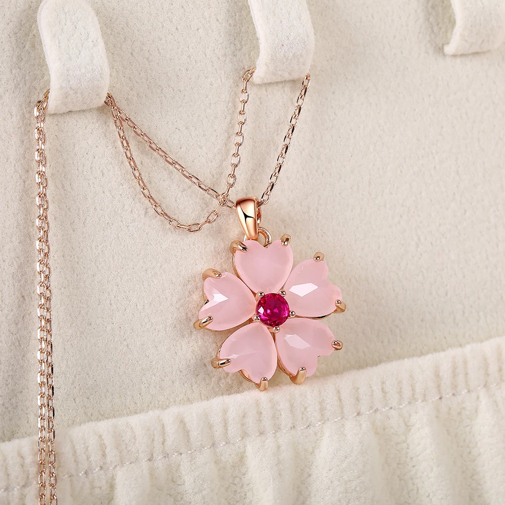 Huitan Fancy Flower Necklace Women Temperament Sweet Chain Neck Female Party Accessories Anniversary Love Gift Fashion Jewelry