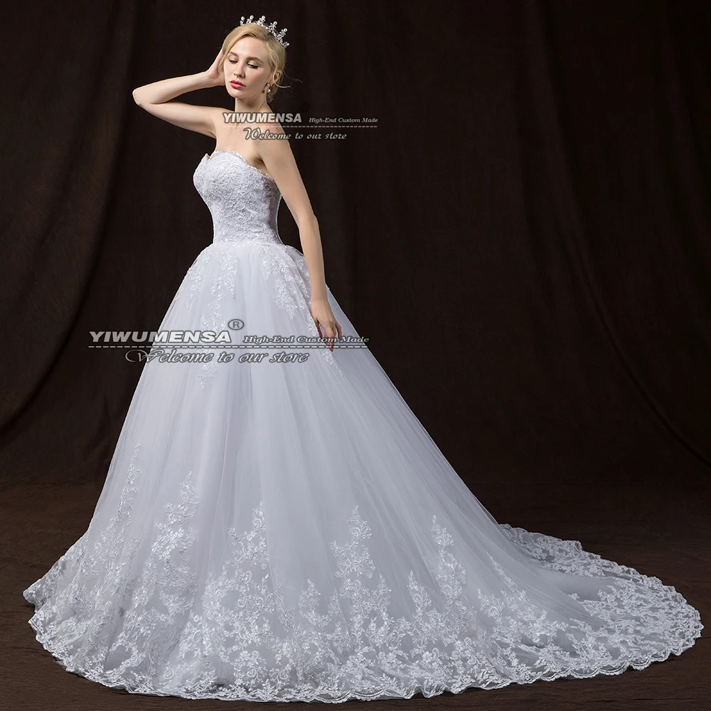 Robes de mariée A-Line Garden, appliques en dentelle sans bretelles, tout ce qui est personnalisé, train de balayage, vêtements de mariage de fête formelle, patients