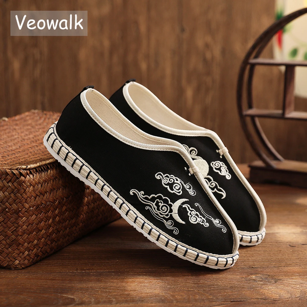 Veowalk Vintage Men Canvas Embroidered Slip On Flat Loafers Male Casual Comfortable Driving Walking Shoes Light Weight Sneakers