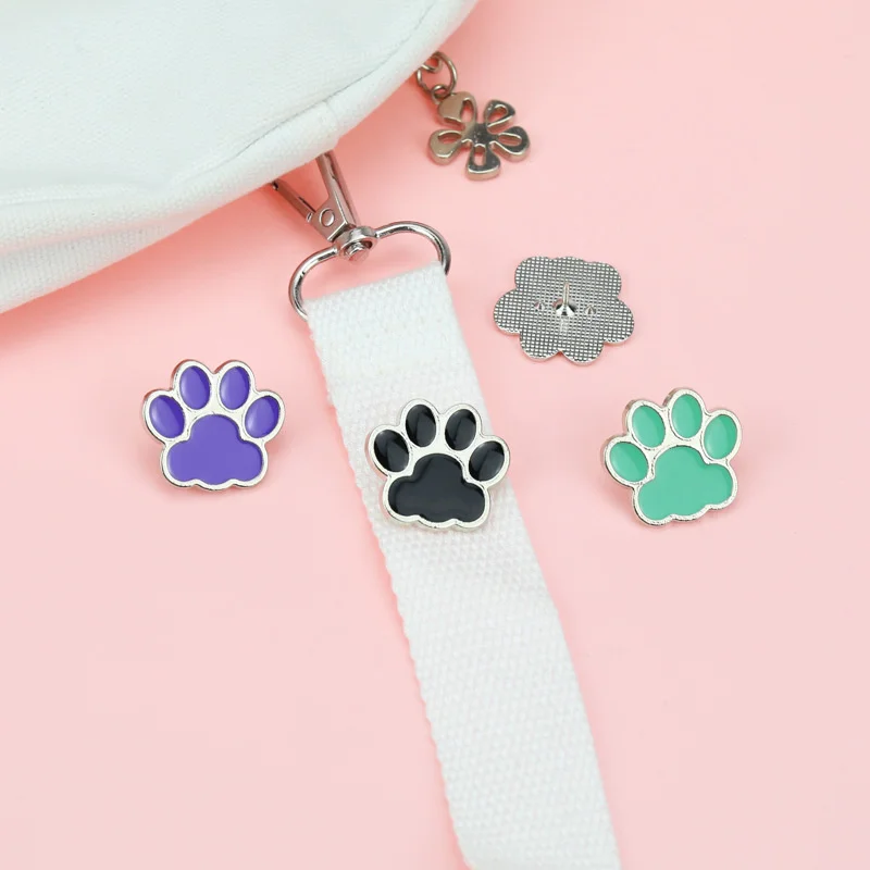 Paw Print Pins Cat Dog Footprints Love Heart Cute badge spille borsa accessori per vestiti spille smaltate per amici regali gioielli