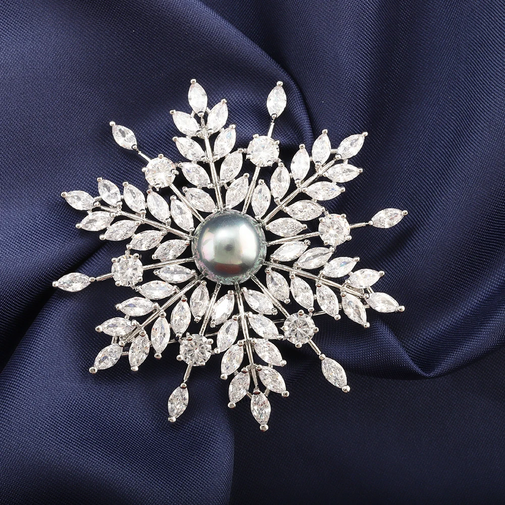 Winter Snowflake High-end Brooch Fashion Luxury Aaa Zircon High-quality Jewelry Coat Brooch Bride Corsage Christmas Gift