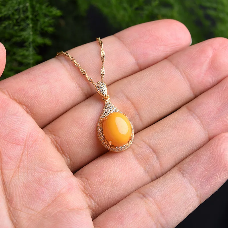 Foydjew Plated Silver Jewelry Inlaid Imitation Jade Chicken Oil Yellow Amber Beeswax Pendant Women Gemstone Chalcedony Necklaces