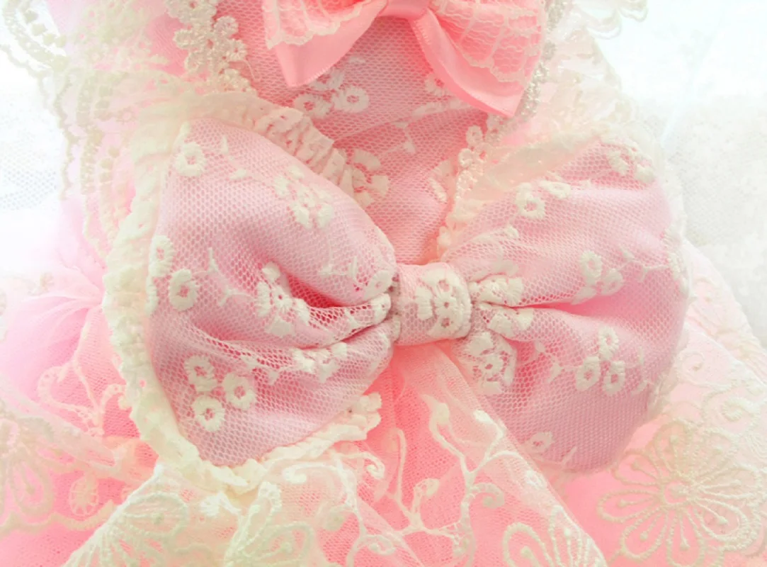 Handmade Dog Clothes Luxury Pink Lace Tulle Skirt Pet Wedding Dress Trailing European Palace Gown Unique Photography Costume