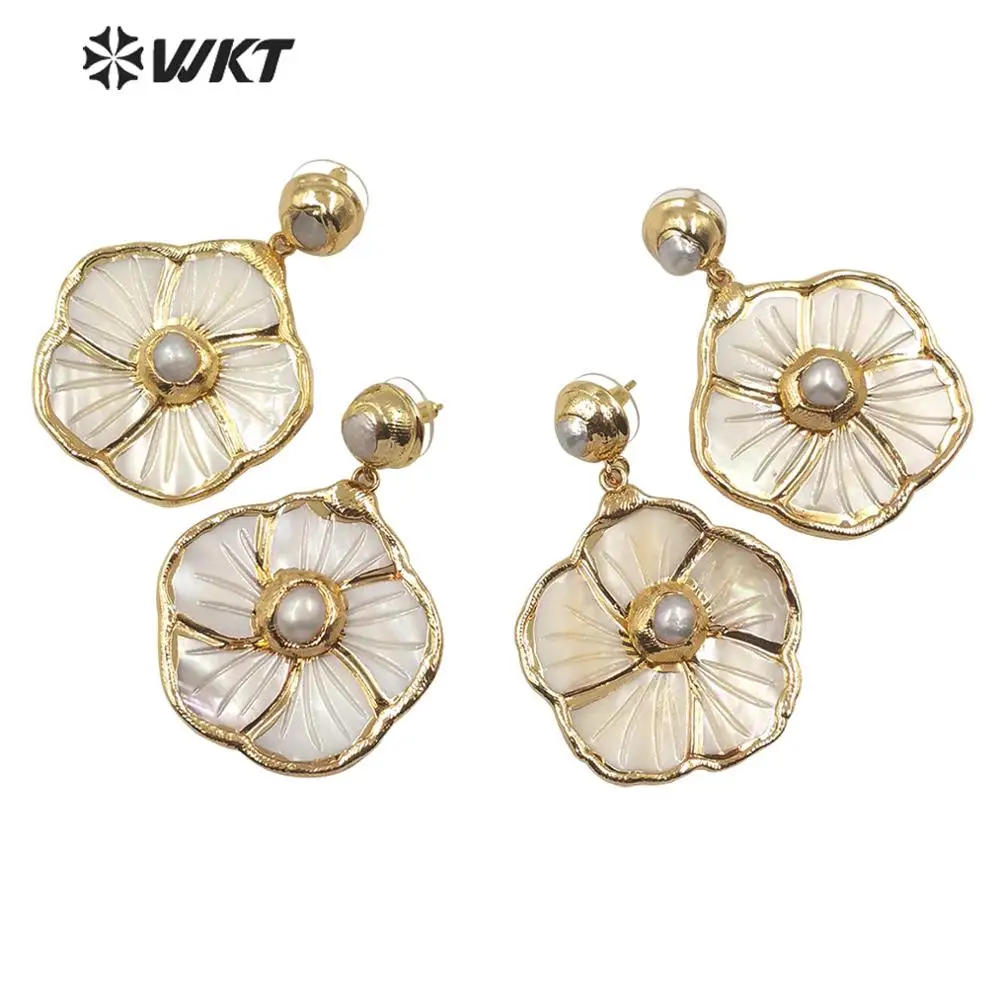 

WT-E591 New Arrival Shell Earring With Natural Freshwater Pearl Fashion Charming Women Jewelry Flower Shape Hand Carved