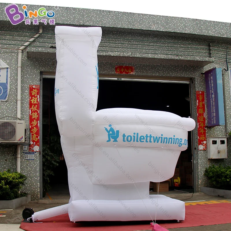 Advertising Customization 3.3x2.1x4 Meters Inflatable Toilet for Sale / Giant Blow up Commode for Display Toys