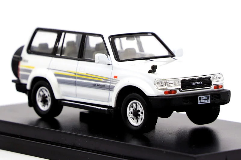 IN stock Master 1:64  Land Cruiser LC80 Diecast Model Car