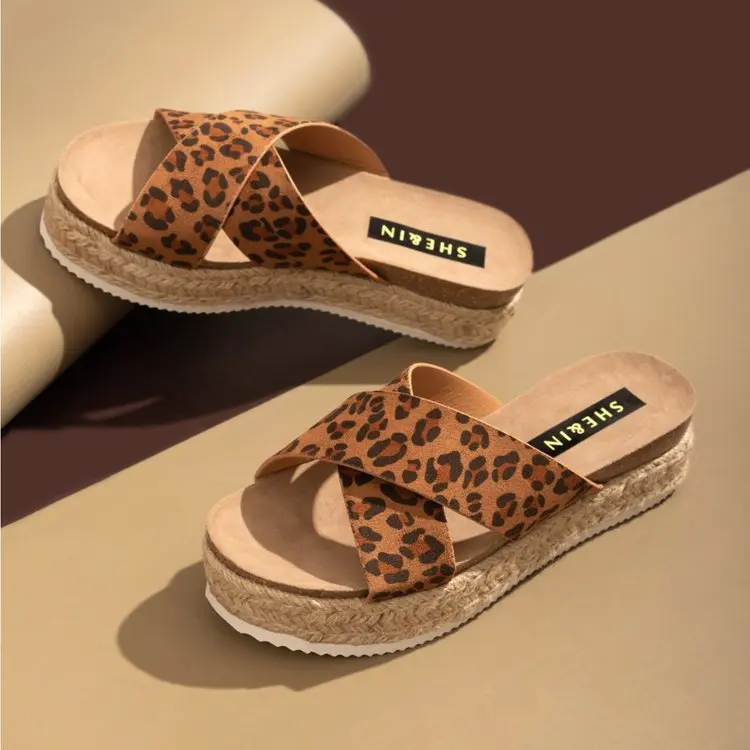 Beach Shoes Leopard Flip Flops Flat Slippers Gold Slippers Women Slides Summer Sandals Slippers With Thick Soles Platform Femal