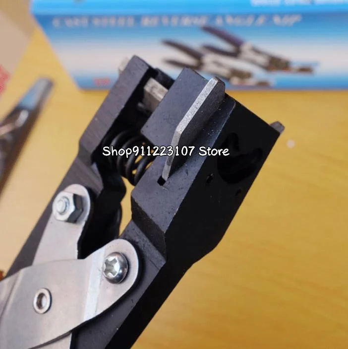 R3 Corner Punch Cast Steel Reverse Angle Nip Suitable for Paper, PVC Member Card, Lamination Sheets etc.