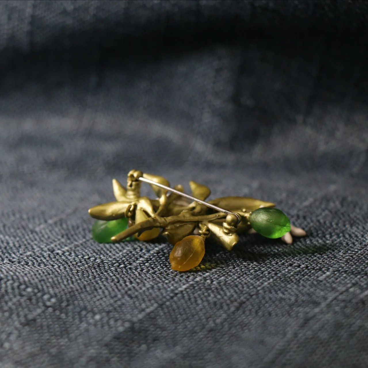 Manual Plant Series jewelry fashion elegant green fresh lemon flower brooch temperament intellectual men and women