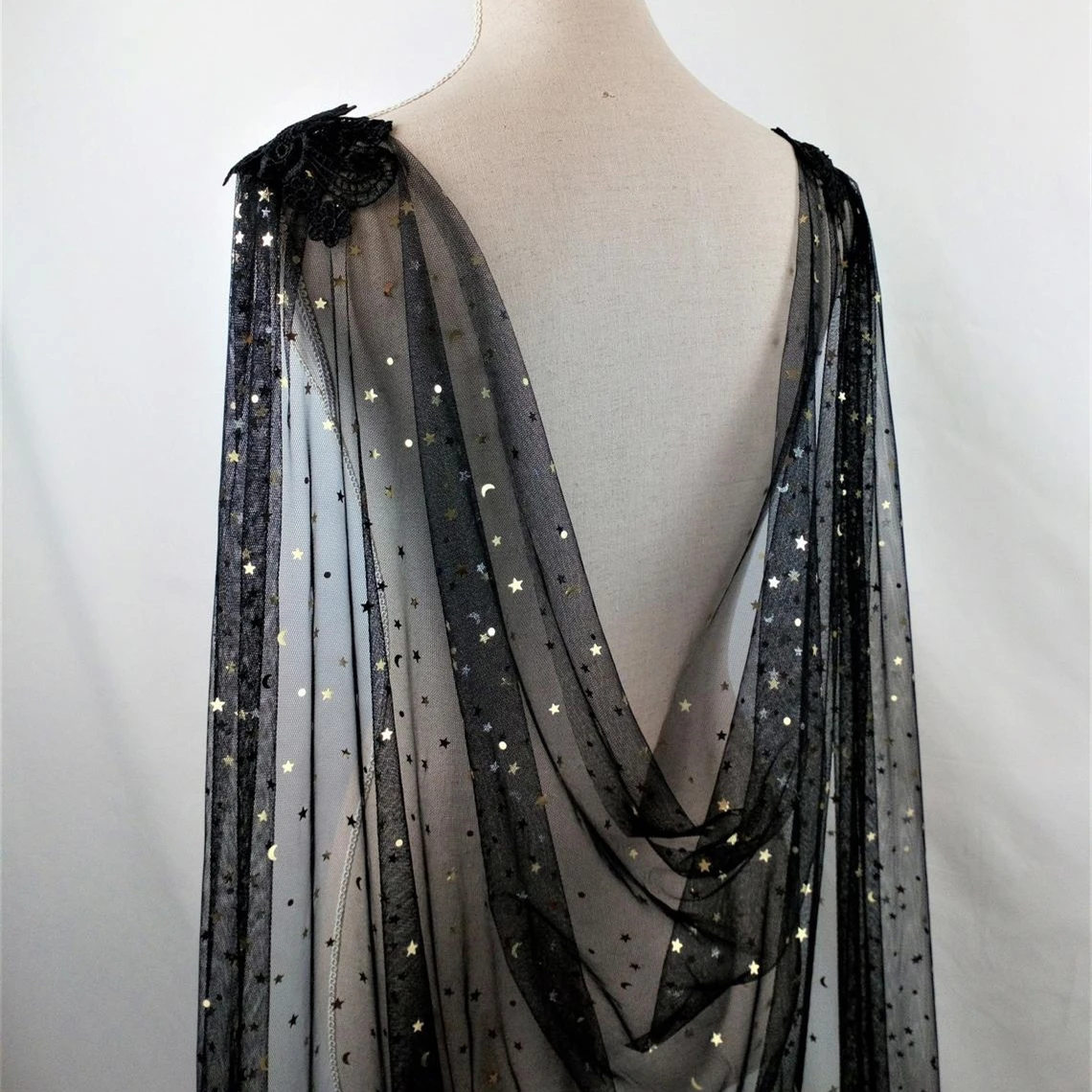 Black Gold Bridal Cape Veils Wedding Cloak Stars Moon Sequins Sparkly Starry Wedding Shoulder Backless Veil for Brides Long