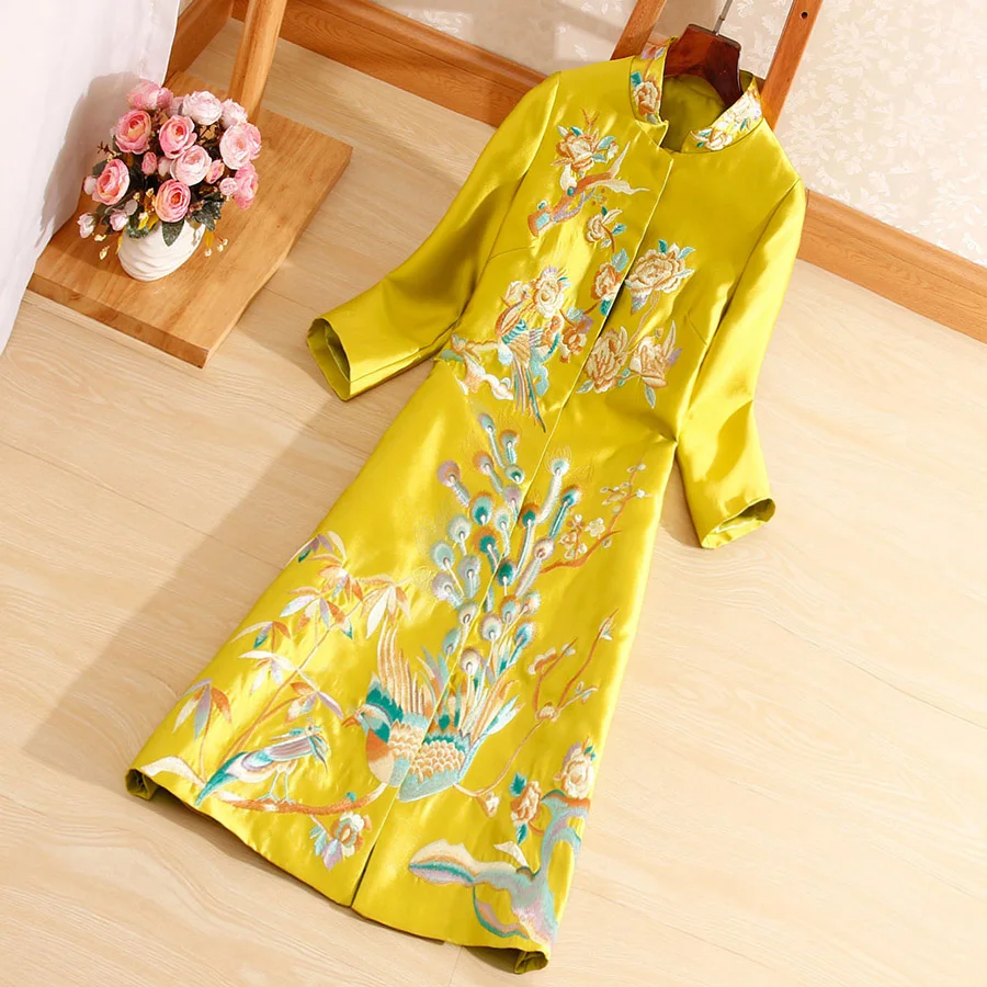 High-end Elegant Lady Outerwear Autumn Chinese Style Embroidery Peacock Retro Women Vintage Loose Trench Coat Female S-XXXL