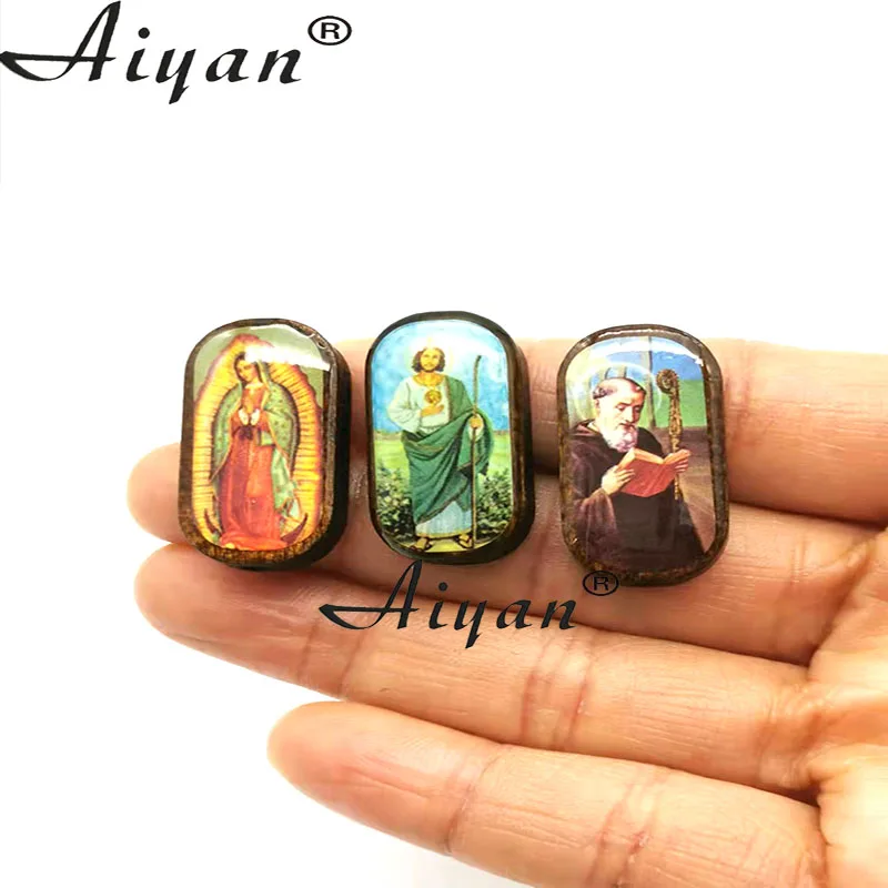 25 Pieces Religious Accessories St.Jude And Jesus Mary Reading Old Man Perforated Wood Can Made Into DIY Bracelets And Necklaces