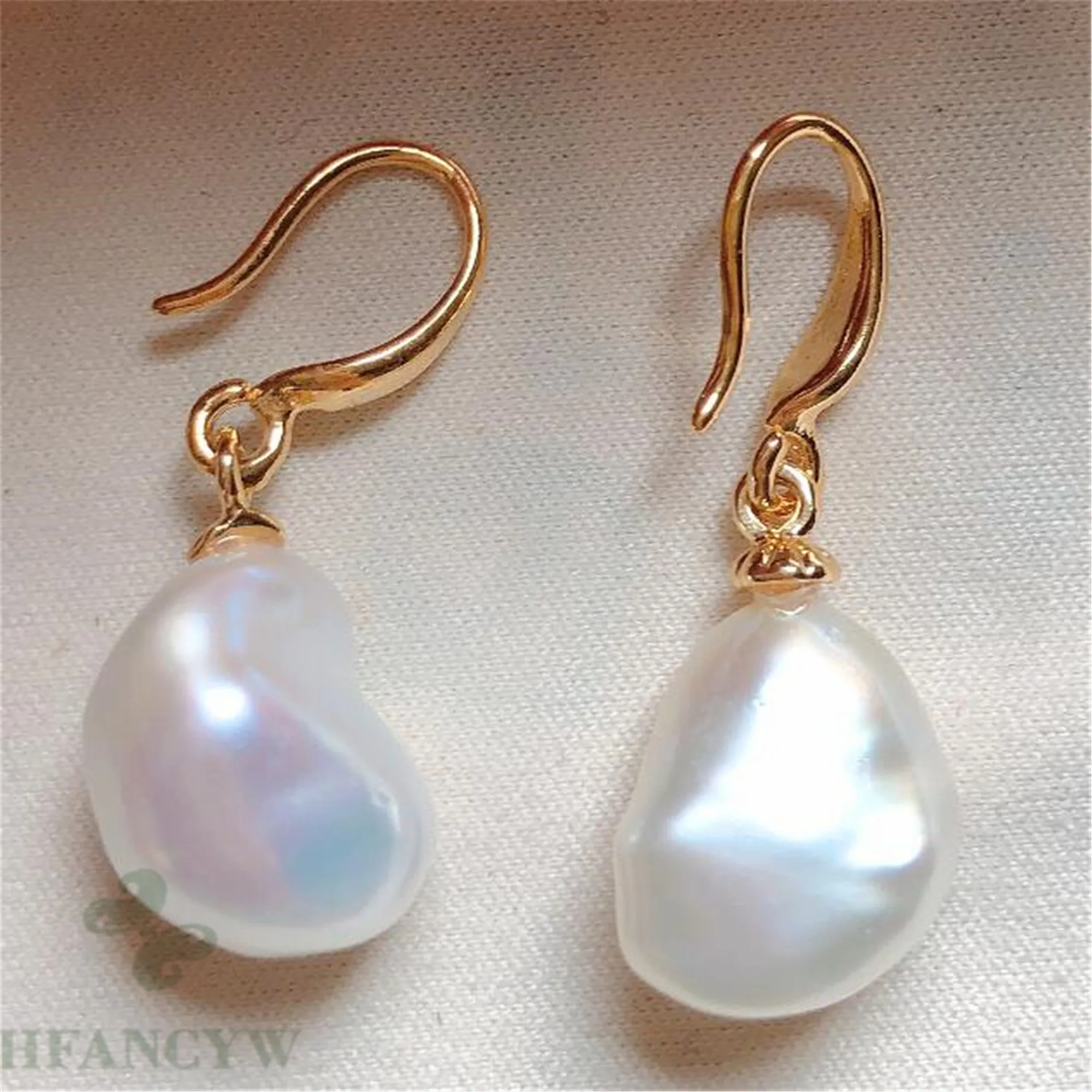 

10-13mm Fashionable white baroque pearl 18k gold earrings Bead Personality Jewelry Classic