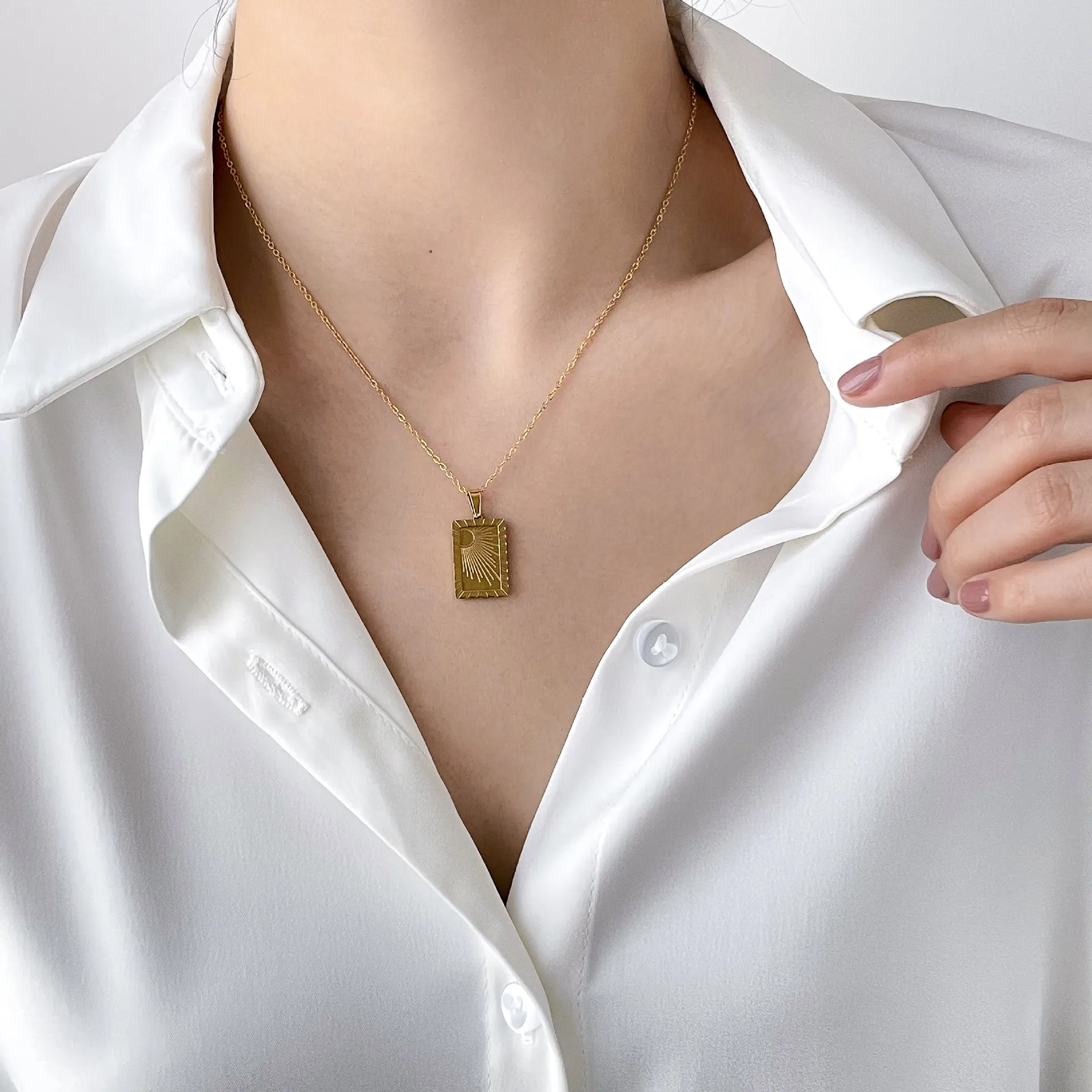 Hot Fashion Tarnish Free Tarot Sun Moon  Chain Necklace Stainless Steel Necklaces For Woman Girl's Jewelry