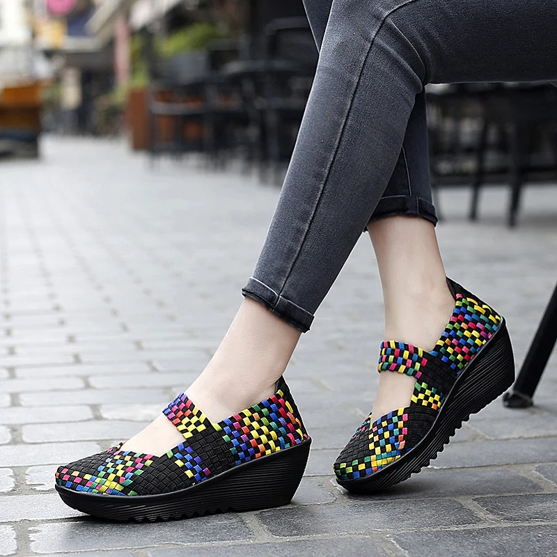 Le Zapatillas Loubit: Un’Analisi Approfondita per le Donne che Cercano Comodità e Stile