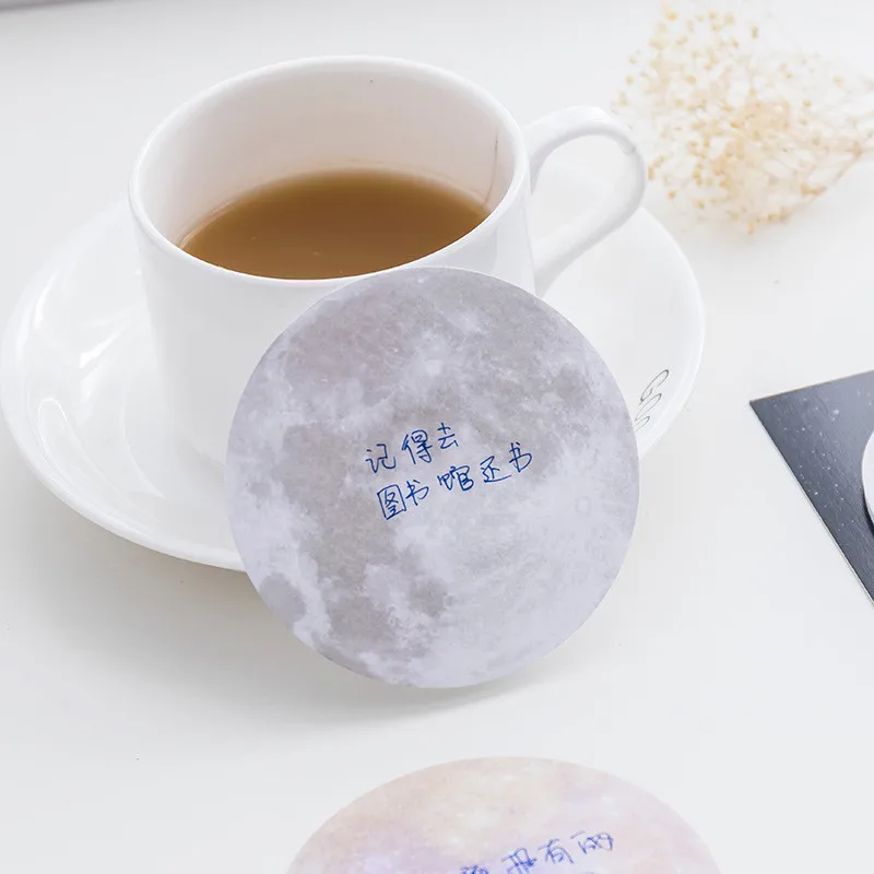 1ชิ้น/แพ็คเครื่องเขียน Stick Planet Earth Pluto Moon Mini Memo Pad N ครั้งหมายเหตุโรงเรียน Bookmark Label 30แผ่น