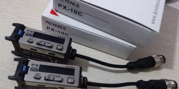 

New Keyence PX-10C Sensor in box