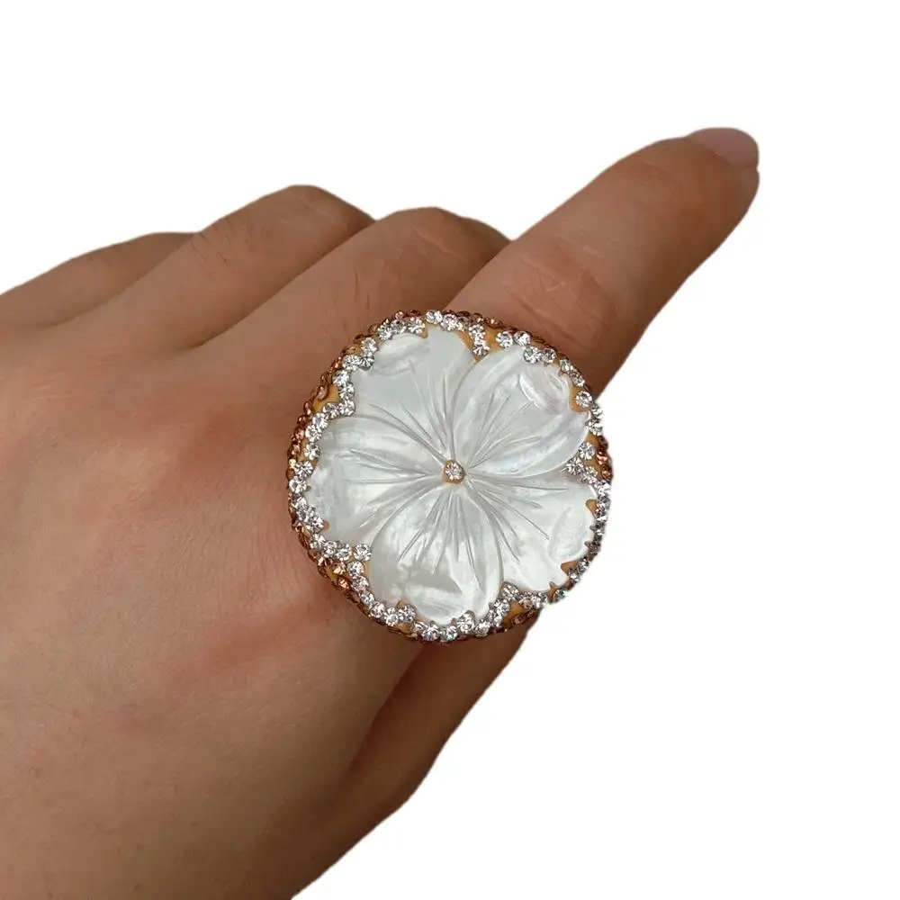 

Y·YING Natural White Sea Shell Carved Flower Ring Fashion Women Jewelry Adjustable