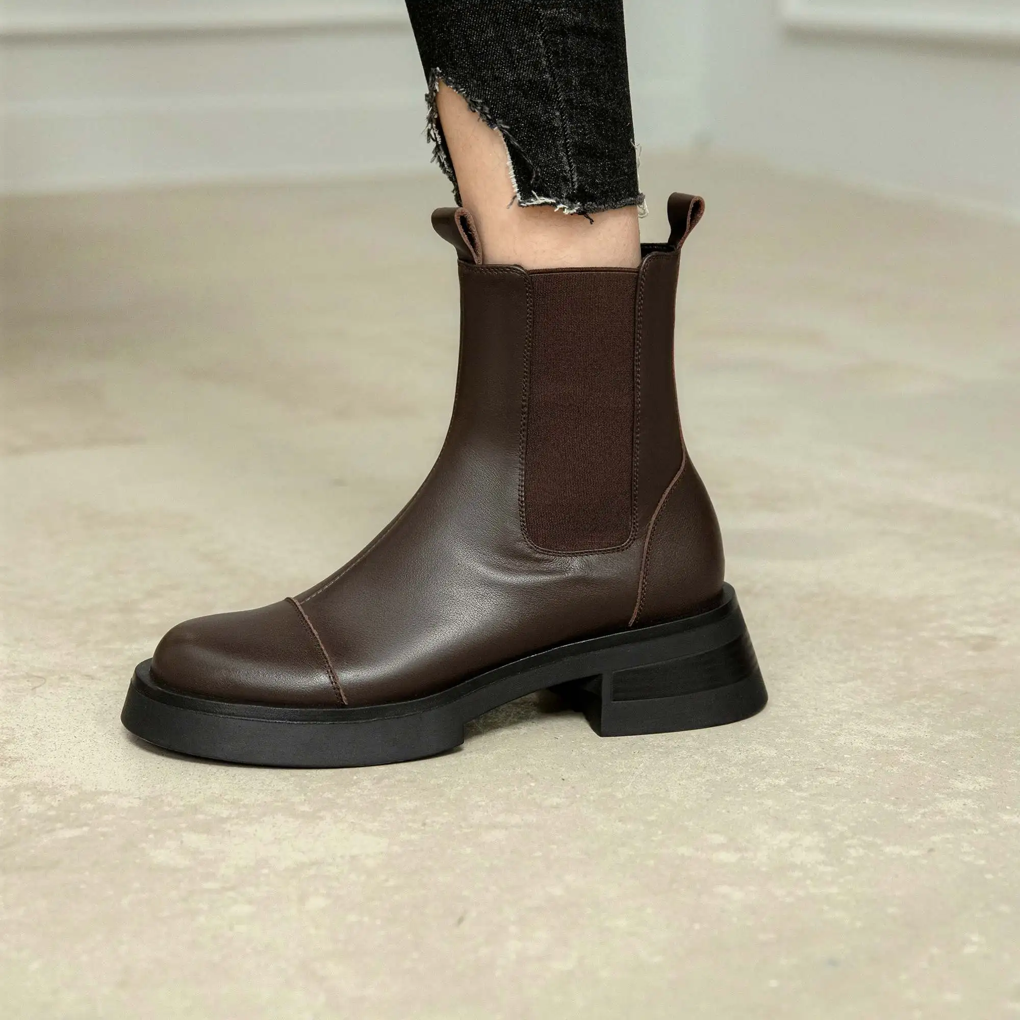 Krazing Pot Cow Leather Round Toe Chelsea Boots Slip On Flat Platform Keep Warm Punk Sexy Neutral Chic All-match Ankle Boots