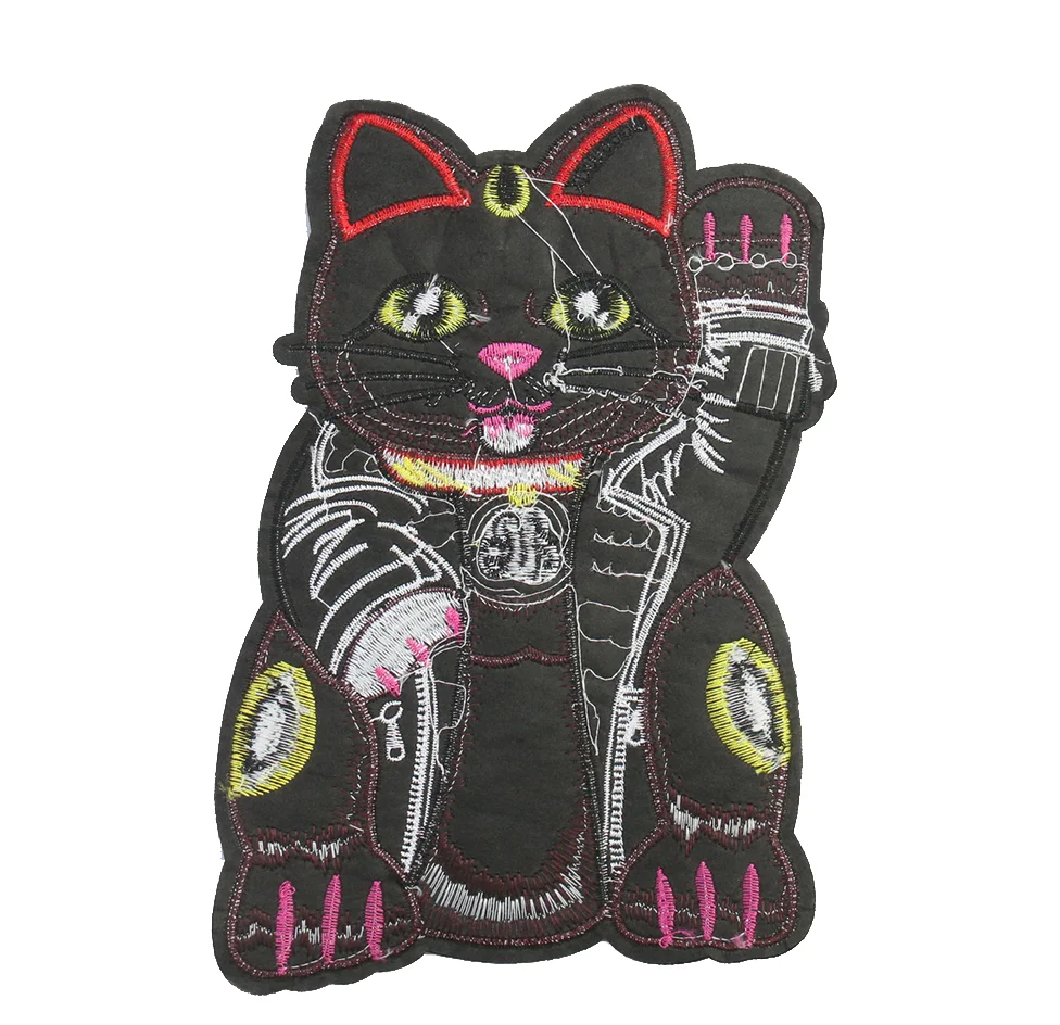 Large Kawaii Japanese-style Maneki Neko Embroidery Applique Iron on Transfer Patch Clothe Sewing Decor Badge Scrapbook Accessory