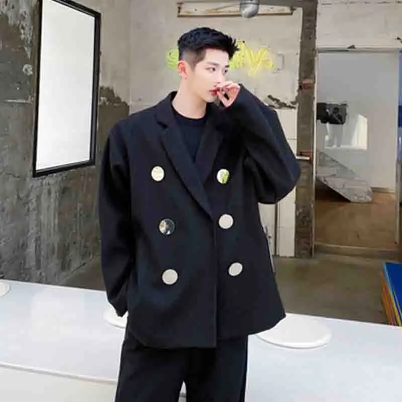 

The new style men's windbreaker personality metal bright color big button design feeling minority jacket Korean version of the