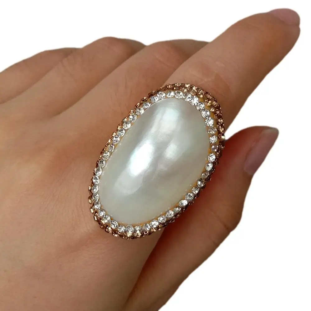 

Y·YING Natural White Shell Trimmed With Golden Crystal Ring Adjustable