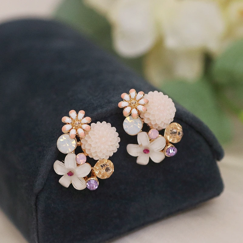 Korean Style Sweet Cute Crystal Flower Stud Earrings For Women Handmade Earrings Elegant Wedding Party Jewelry Accessories