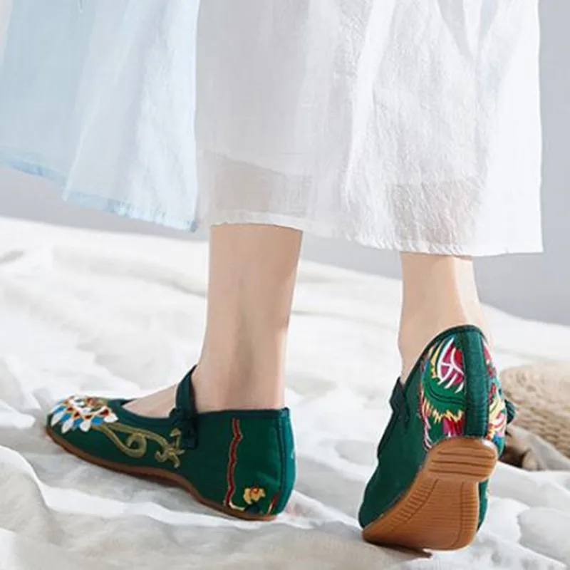 Floral Embroidered Canvas Mary Jane Dance Shoes for Women Button Strap Retro Low-Heel Summer Dress Pumps Ethnic Style Footwear