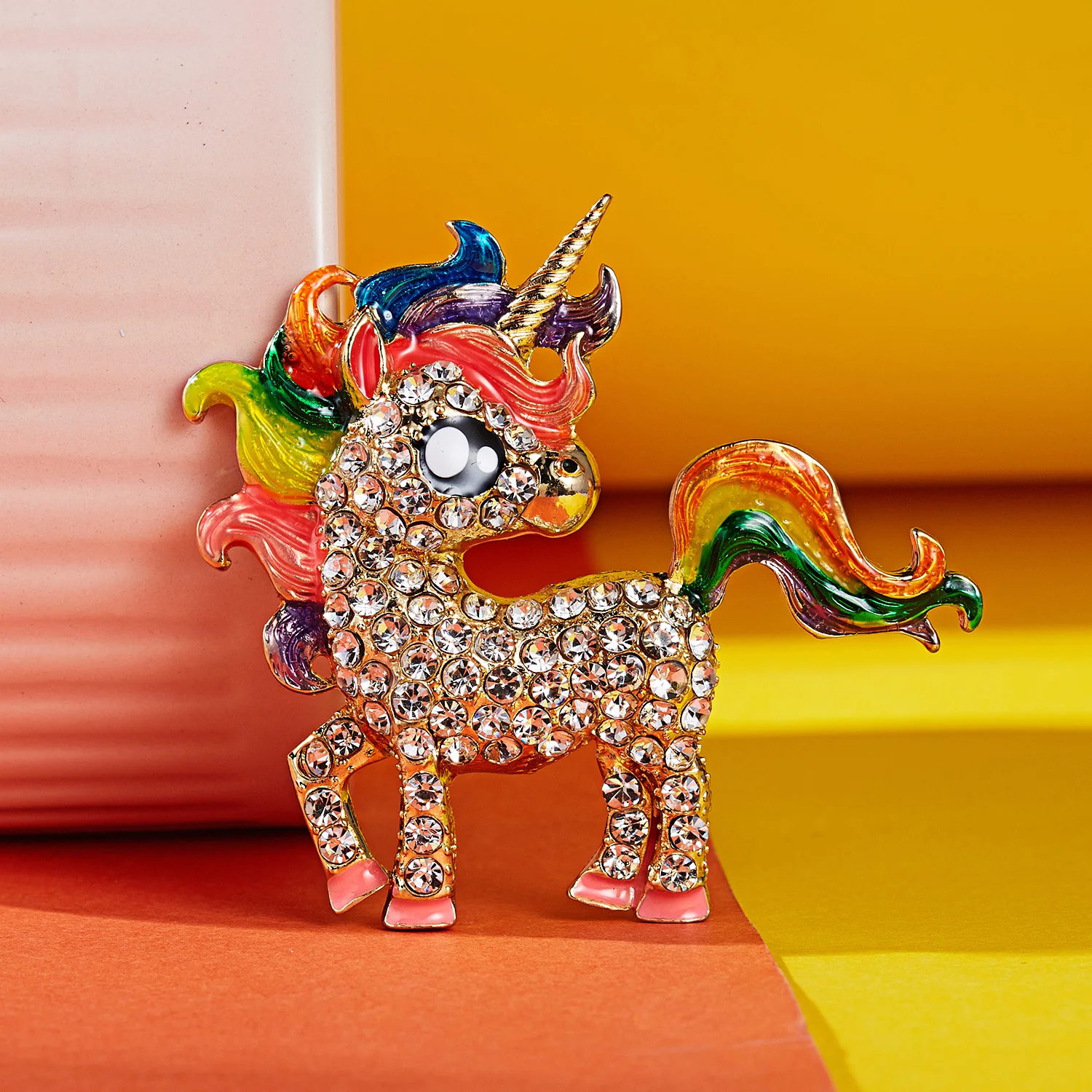 Rinhoo Rainbow Color Rhinestone Horse Brooches For Women Animal Cute Cat Koala Lovely Hedgehog Pet Party Jewelry Gift Lapel Pins