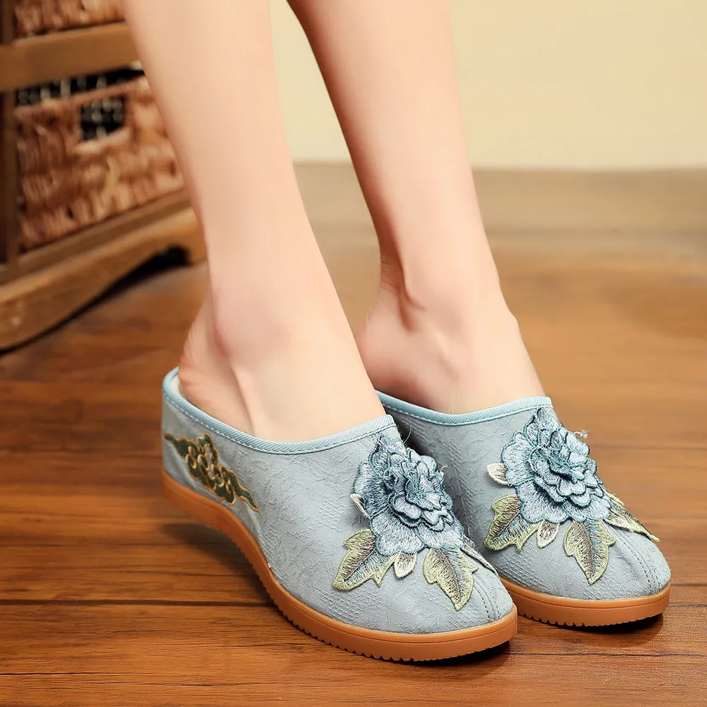 Veowalk Cotton Flower Appliques Women Canvas Wedge Slippers Summer Retro Ladies Med Heel Slides Mules Comfort Platforms Shoes