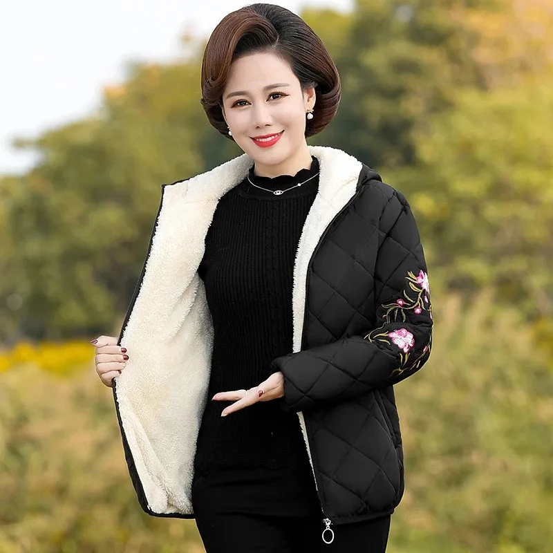 2022 Autumn Winter Cotton Jacket Female Flocking Coat New Fashion Hooded Thick Warm Short Outerwear Fleece Short Women Parkas