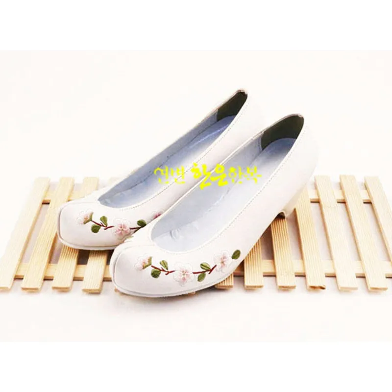 

White Embroidered 5cm High Heels Korean Traditional Hanbok Accessories Open Wedges High-quality Peony Embroidery Women Shoes