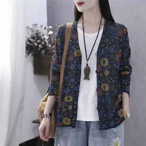 Printed knitted cardigan women\'s short shawl outer spring and autumn wear 2023 new retro floral sweater coat