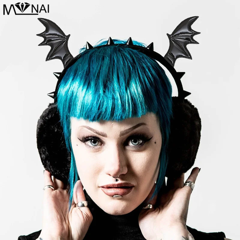 

Gothic Ear Muffs Bat Wings Punk Rivets Plush Ear Covers Halloween Gifts Goth Black Warm Woman Ear Cover Winter Accessories